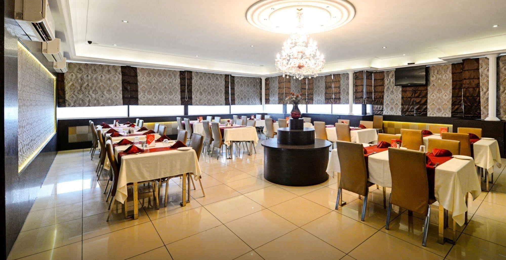 Genx Banjara Hill 1589 Otel Haydarabad Dış mekan fotoğraf